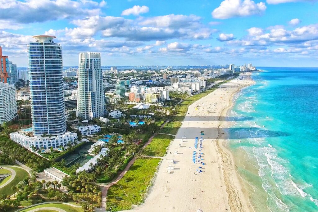 ¿Qué actividades únicas se pueden disfrutar en Miami para celebrar un compromiso?