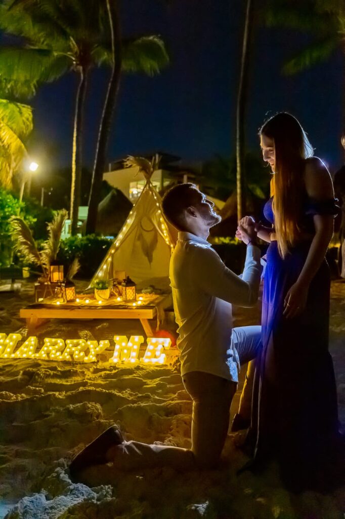 ¡Sorprende a tu pareja en Cancún! Cómo planificar una propuesta inolvidable 💍 Cena Romantica en Cancun