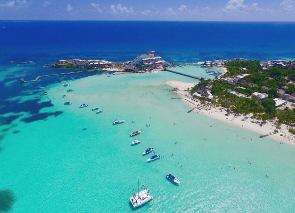 ¿Cuánto cuesta un taxi del aeropuerto de Cancun a Isla Mujeres?