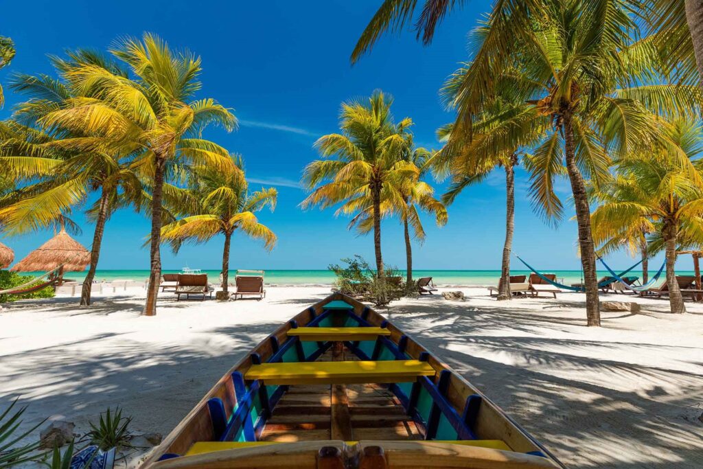 ¿Qué mar tiene Holbox?