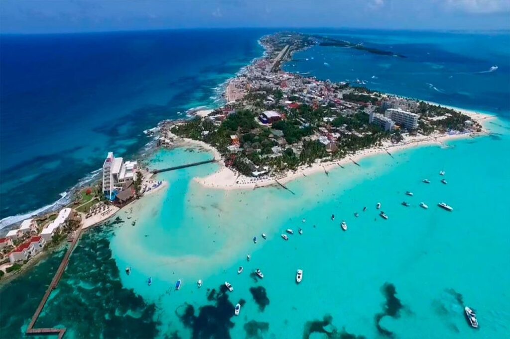 ¿Cuánto cobra el ferry de Cancún a Islas Mujeres?