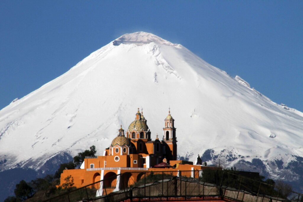 Descubre los Tours Románticos en Puebla: Fotografía, Pedidas de Mano, Picnics en la Playa y Más