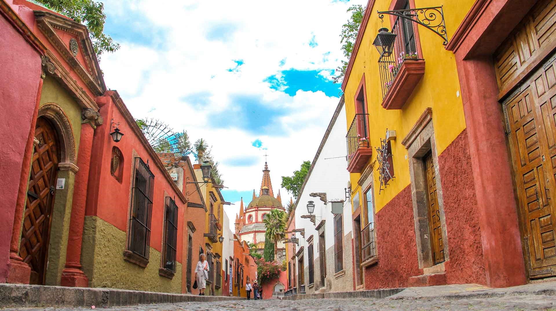 ¿Cómo se llama la plaza principal de San Miguel de Allende?