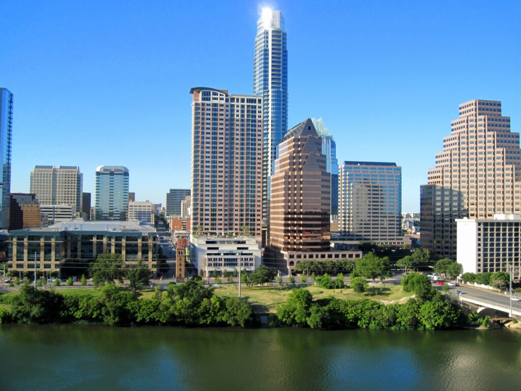 ¿Qué actividades únicas se pueden disfrutar en Austin para celebrar un compromiso?