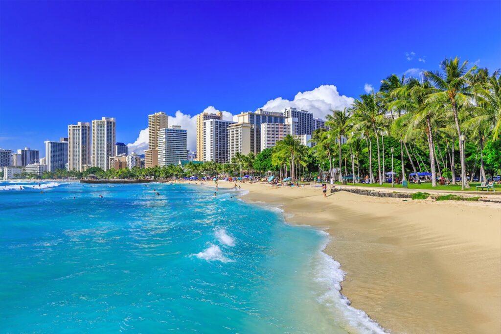 En caso de mal tiempo, ¿cuáles son los mejores planes B para una propuesta de matrimonio en Honolulu?