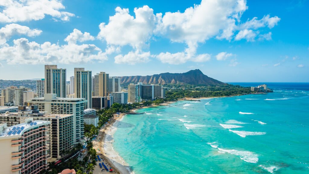 Propuesta de matrimonio en la playa en Honolulu