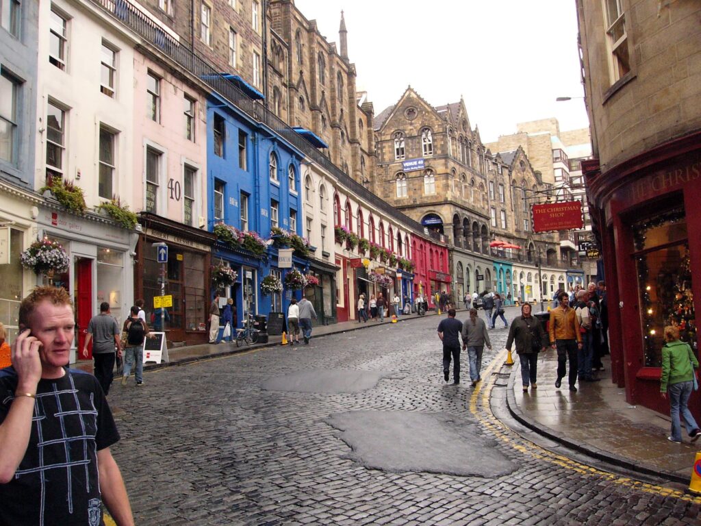 ¿Cuáles son los estilos de anillos de compromiso más recomendados para una propuesta en Edimburgo? ¿Cuáles son los estilos de anillos de compromiso más recomendados para una propuesta en Edimburgo?