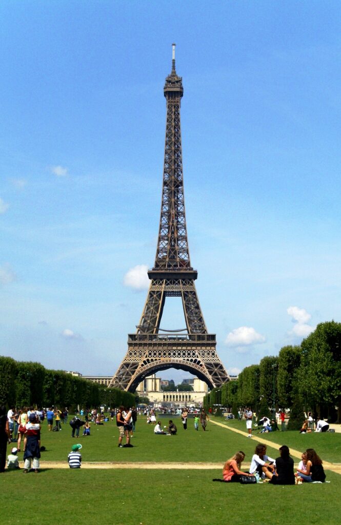 ¿Cómo realizar una propuesta de matrimonio significativa en París sin usar un anillo? ¿Cómo realizar una propuesta de matrimonio significativa en París sin usar un anillo?