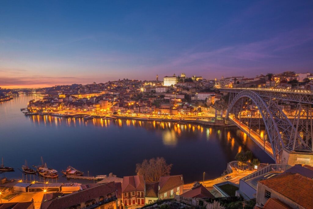 ¿Qué experiencias únicas ofrece Porto para parejas recién comprometidas buscando emociones o relajación después de la propuesta? ¿Qué experiencias únicas ofrece Porto para parejas recién comprometidas buscando emociones o relajación después de la propuesta?