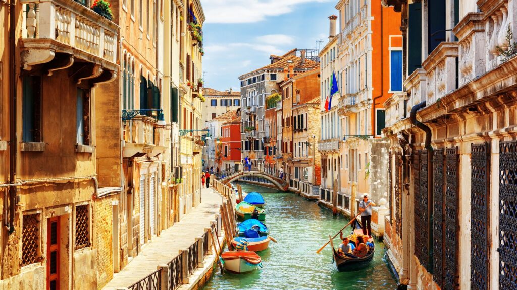 ¿Cómo ir de Venecia a otras ciudades o destinos cercanos?