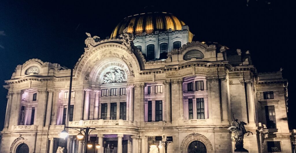 Itinerario CDMX en 3 Días: Primer Acercamiento a la Ciudad Itinerario CDMX en 3 Días: Primer Acercamiento a la Ciudad