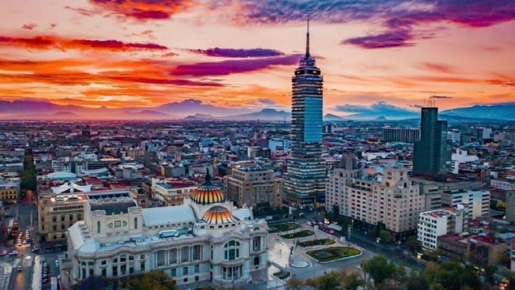 Compras en CDMX: Desde Mercados Tradicionales hasta Boutiques de Lujo