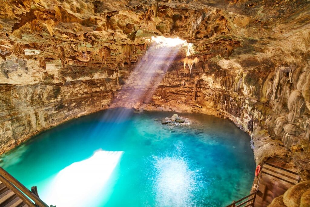 ¿Qué tan hondo es un cenote? ¿Qué tan hondo es un cenote?