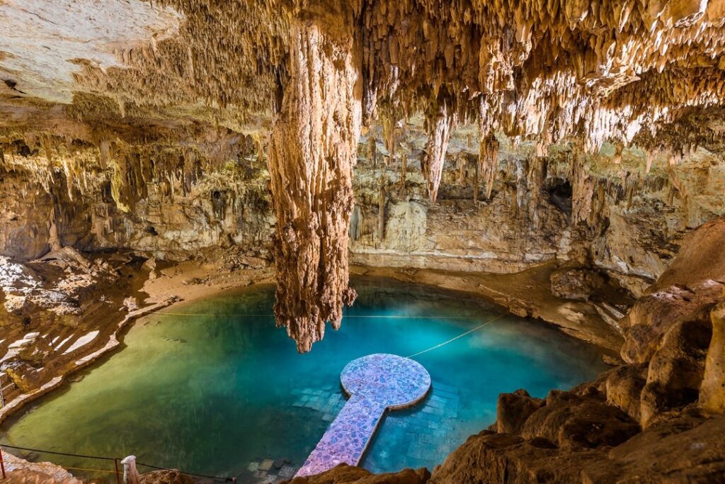 ¿Cuánto cuesta la entrada al cenote azul?