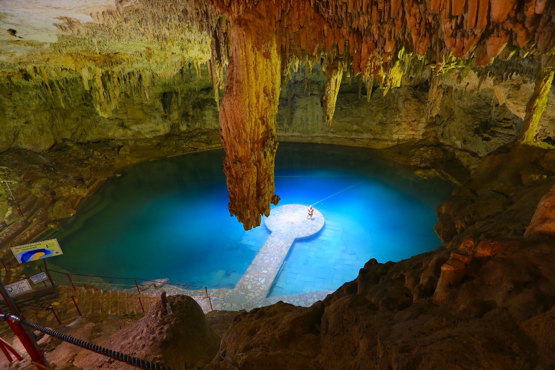 Cenotes vs Playas: ¿Qué Elegir en tu Próximo Viaje? Cenotes vs Playas: ¿Qué Elegir en tu Próximo Viaje?