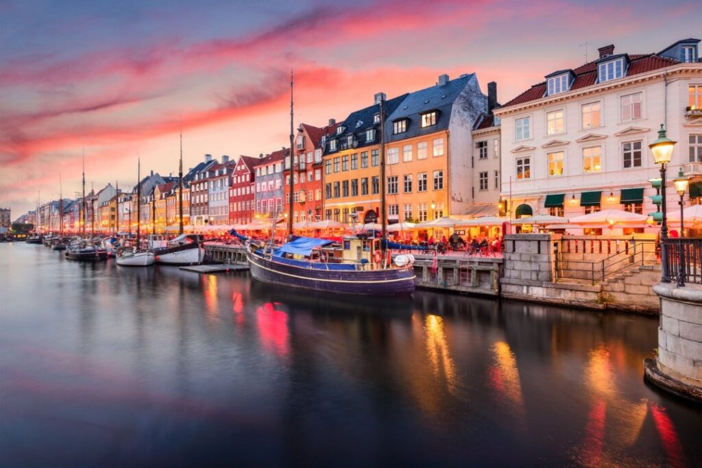 Descubre cómo vestir en primavera para tu viaje a Copenhague con HolboxPhotos