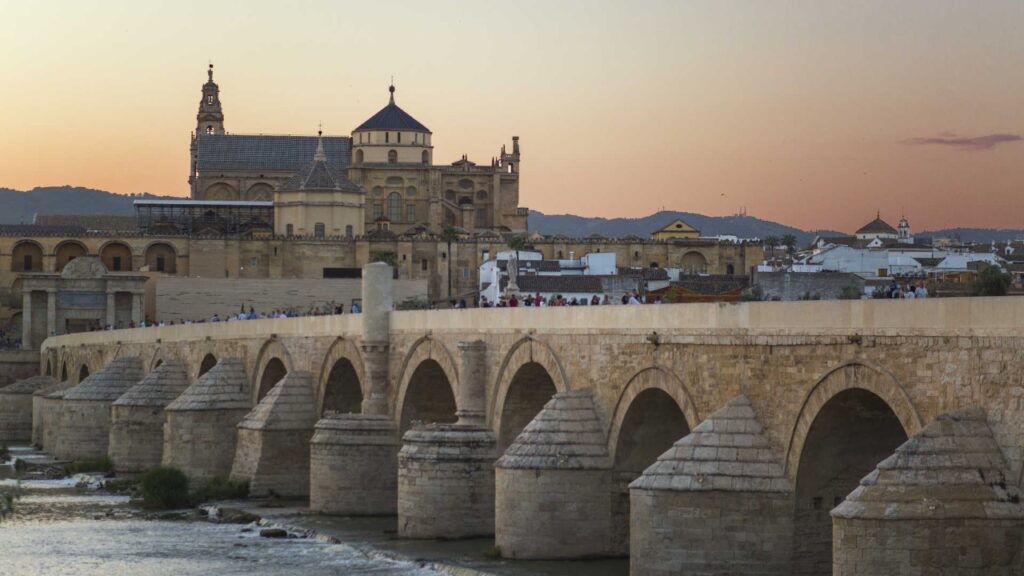 Guía de Moda Sostenible para Viajeros en Córdoba: Consejos de Estilo y Compras Responsables en HolboxPhotos Guía de Moda Sostenible para Viajeros en Córdoba: Consejos de Estilo y Compras Responsables en HolboxPhotos
