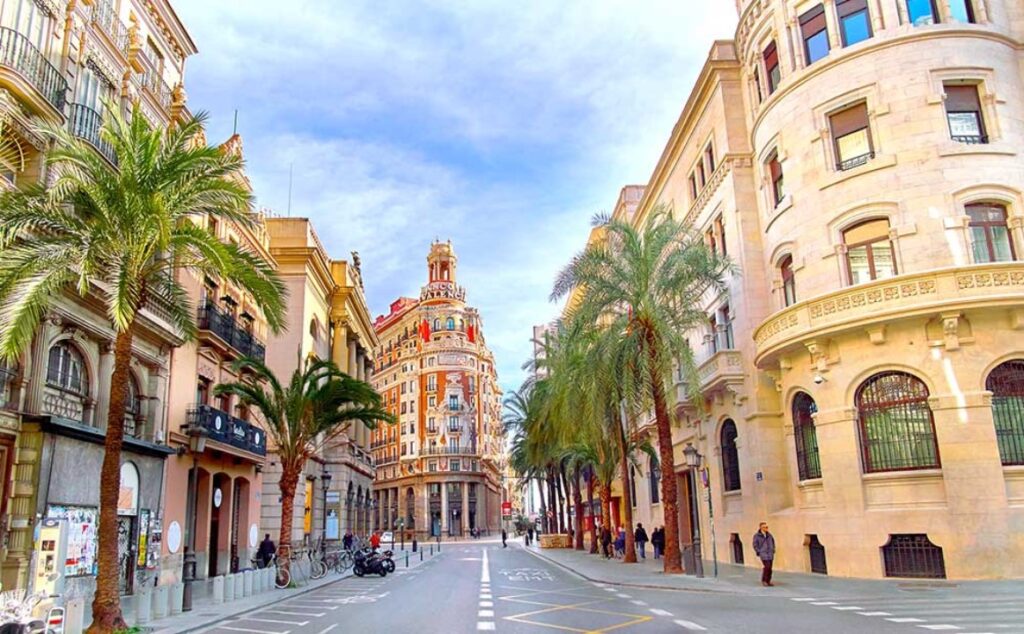 Cómo Vestirse en Valencia: Consejos de Estilo para Viajeros en HolboxPhotos - La Mejor Plataforma de Experiencias de Viaje Cómo Vestirse en Valencia: Consejos de Estilo para Viajeros en HolboxPhotos - La Mejor Plataforma de Experiencias de Viaje